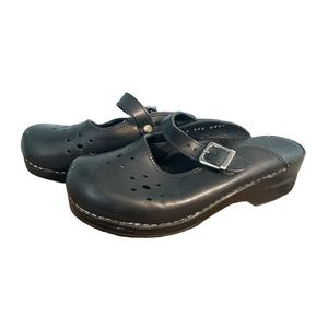 Dansko Merrie Black Clog Women’s size EU 38